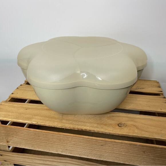Tupperware chip and dip floral bowl beige 1.5 Gallon - Picture 1 of 16